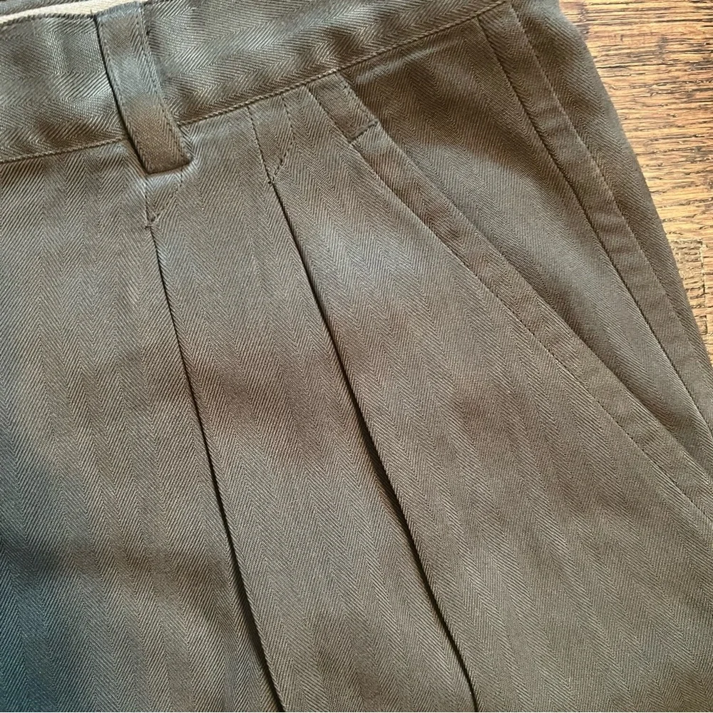 Tommy Bahama size 35 green silk shorts - Picture 5 of 10